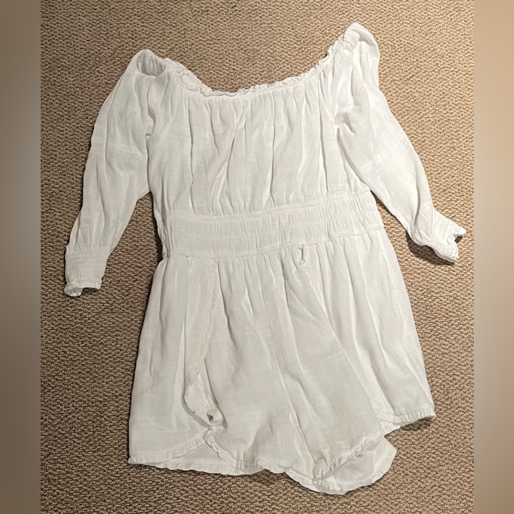 American Eagle Outfitters Romper
Size: XL